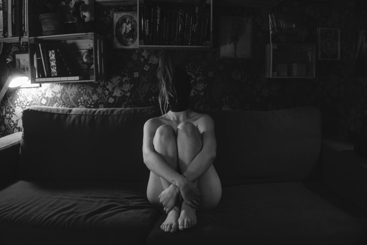 Desire Andy Buru – Auf dem Sofa Dame auf Sofa beim Desire Workshop