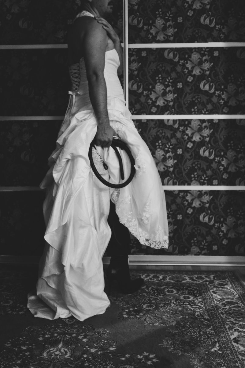 Power Workshop Andy Buru Göttlich maskulin Andy Buru mit Peitsche und Absätzen als göttlich maskulin